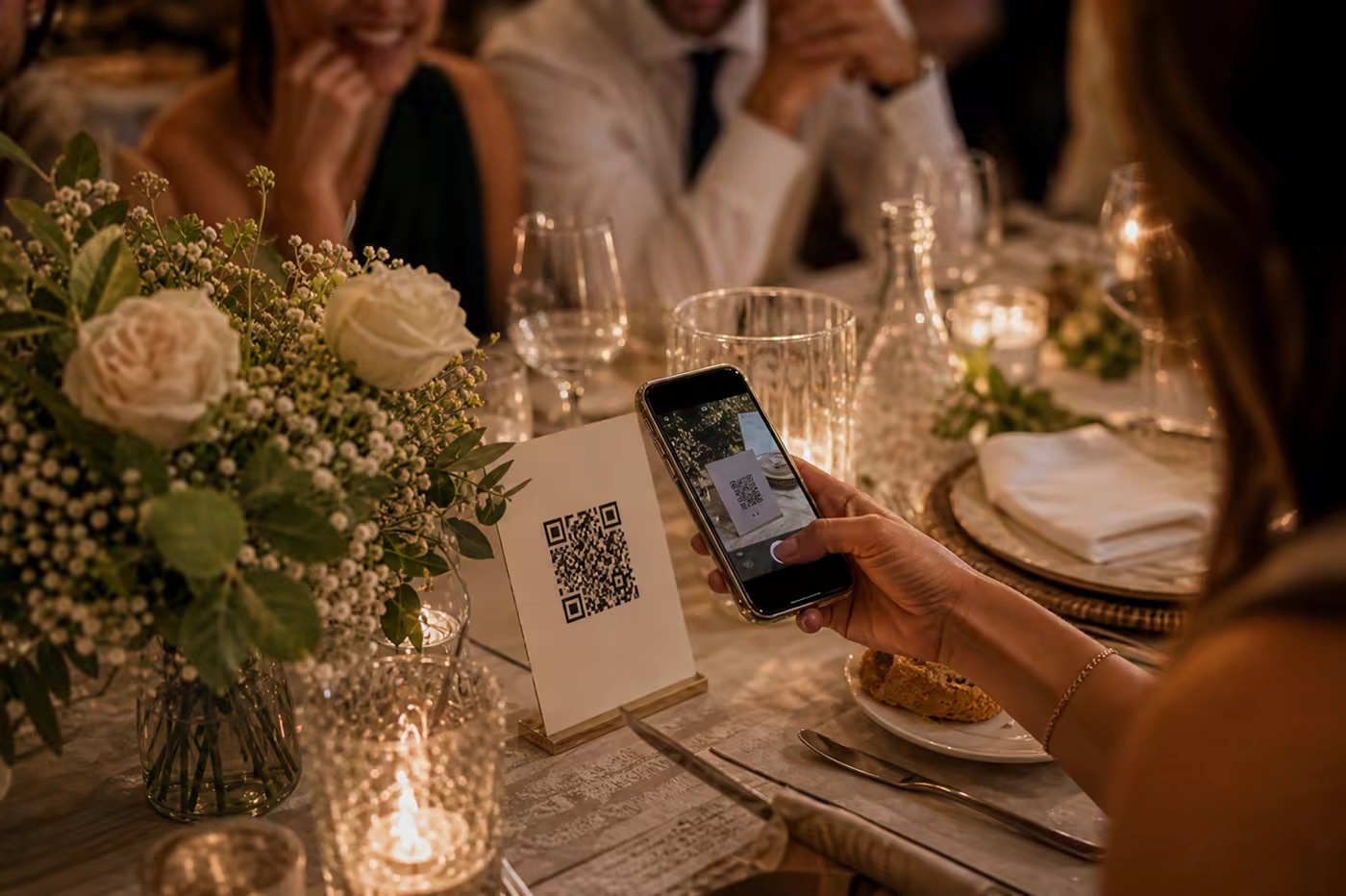 QR en mesas de boda para subir fotos